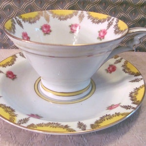 Cup & Saucer Roses Gold wreathes Yellow GERMANY Vintage 1940&#39;s