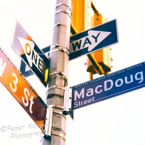 3rd St と MacDougal Street の標識、グリニッチ ビレッジ、ニューヨーク市の写真、ニューヨーク市のウォール アート、ニューヨークの標識、I Love New York、彼女への贈り物