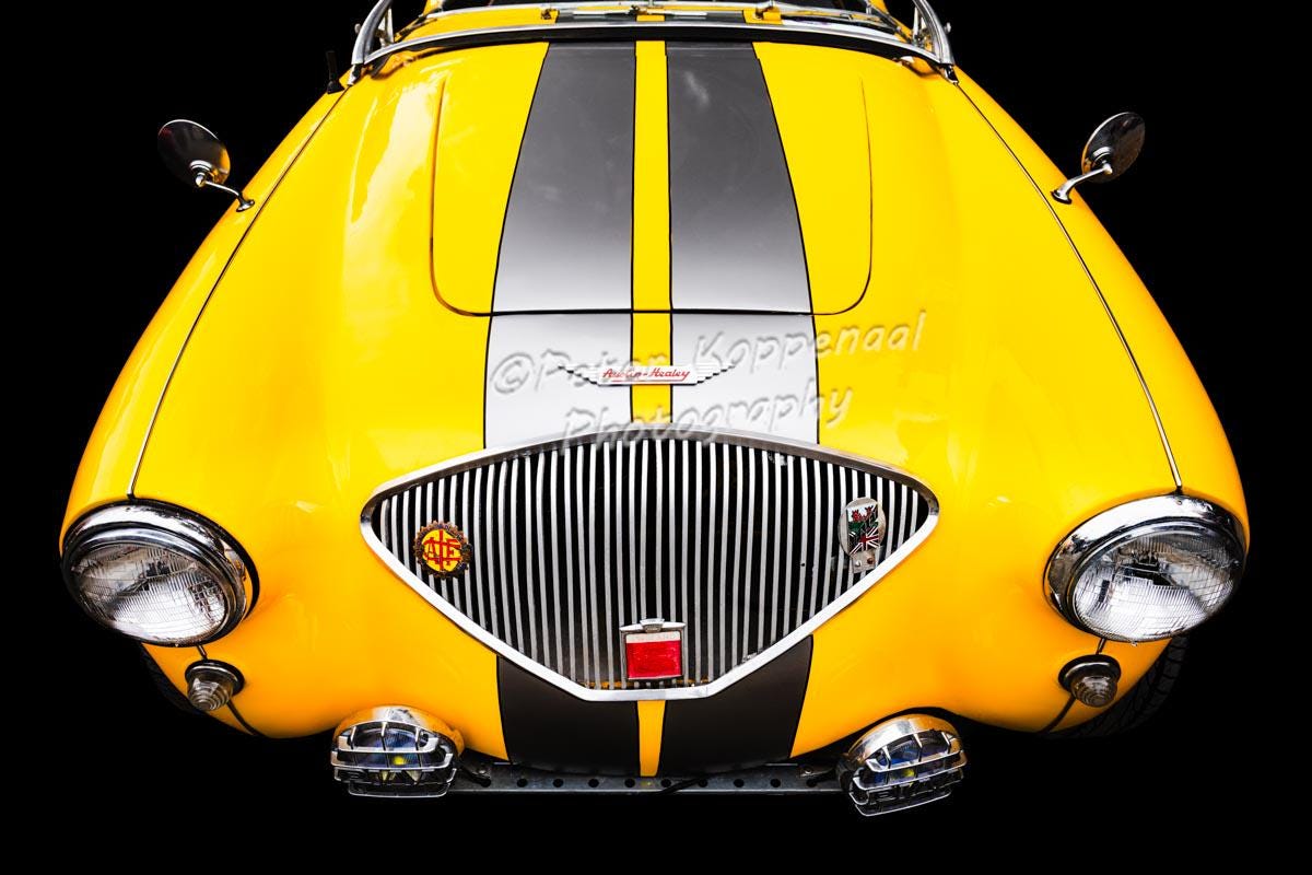黄色の1955年式オースチン・ヒーレーBN2ボンネットプリント 