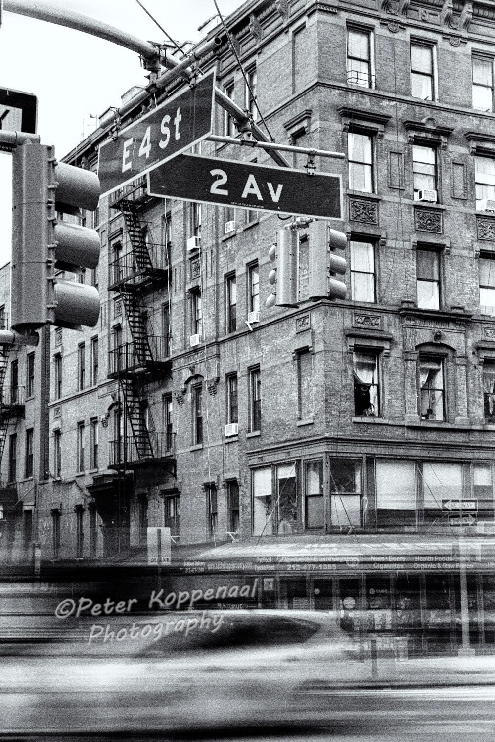 The Library East Village NY: 芸術写真 The Library East