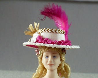 DOLL HOUSE MINIATURE WHITE WITH PINK LADY/'S FEATHERED HAT