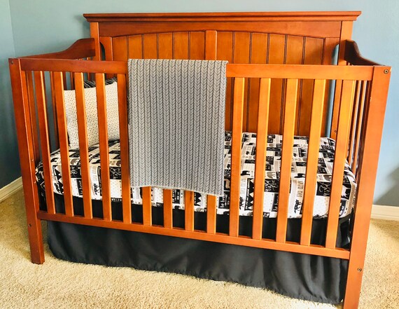 black and white crib set