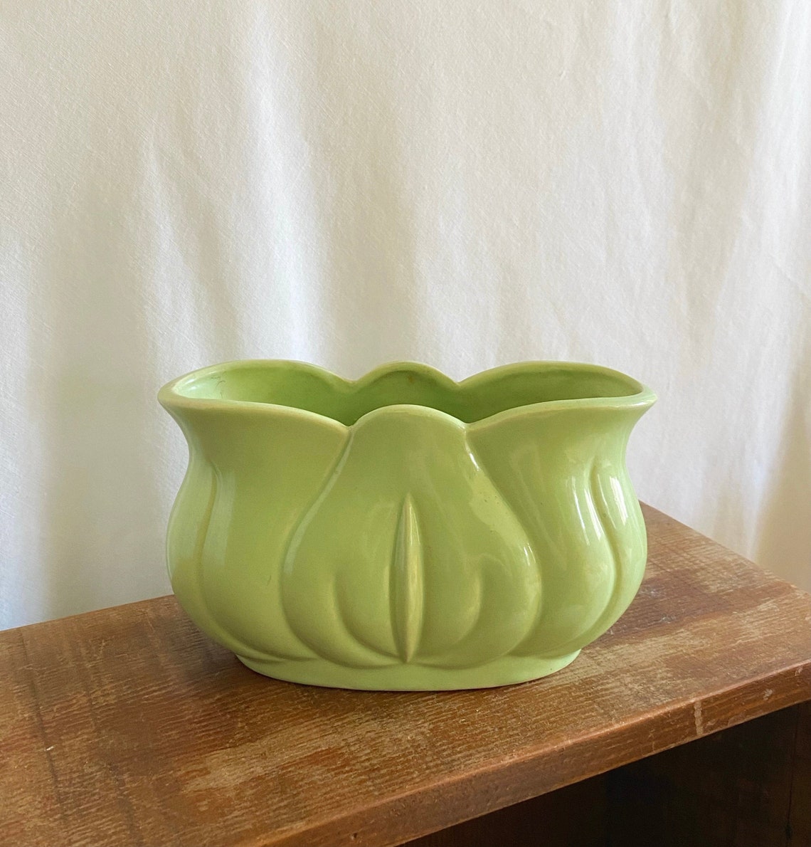 Vintage Green Tulip Shaped Vase / Mccoy Style Vase / Mid Etsy