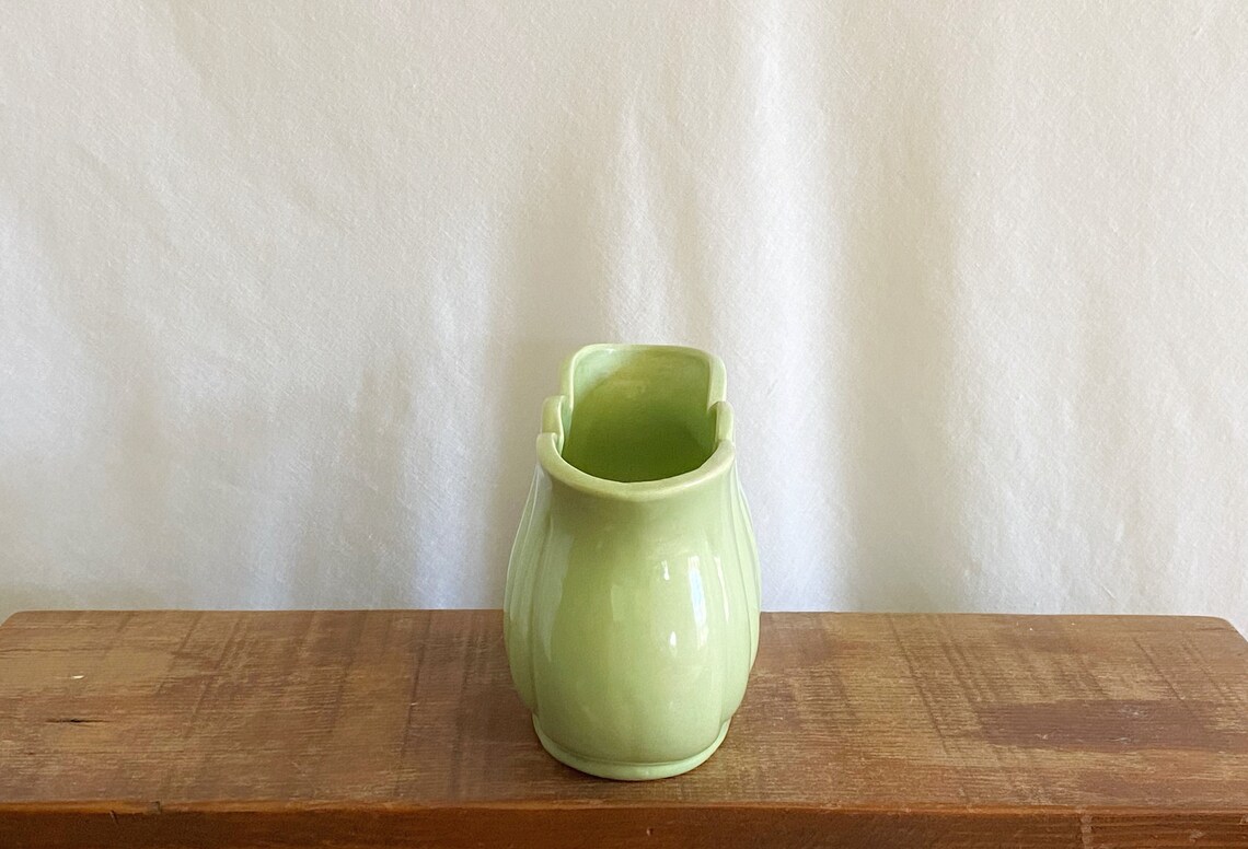 Vintage Green Tulip Shaped Vase / Mccoy Style Vase / Mid Etsy