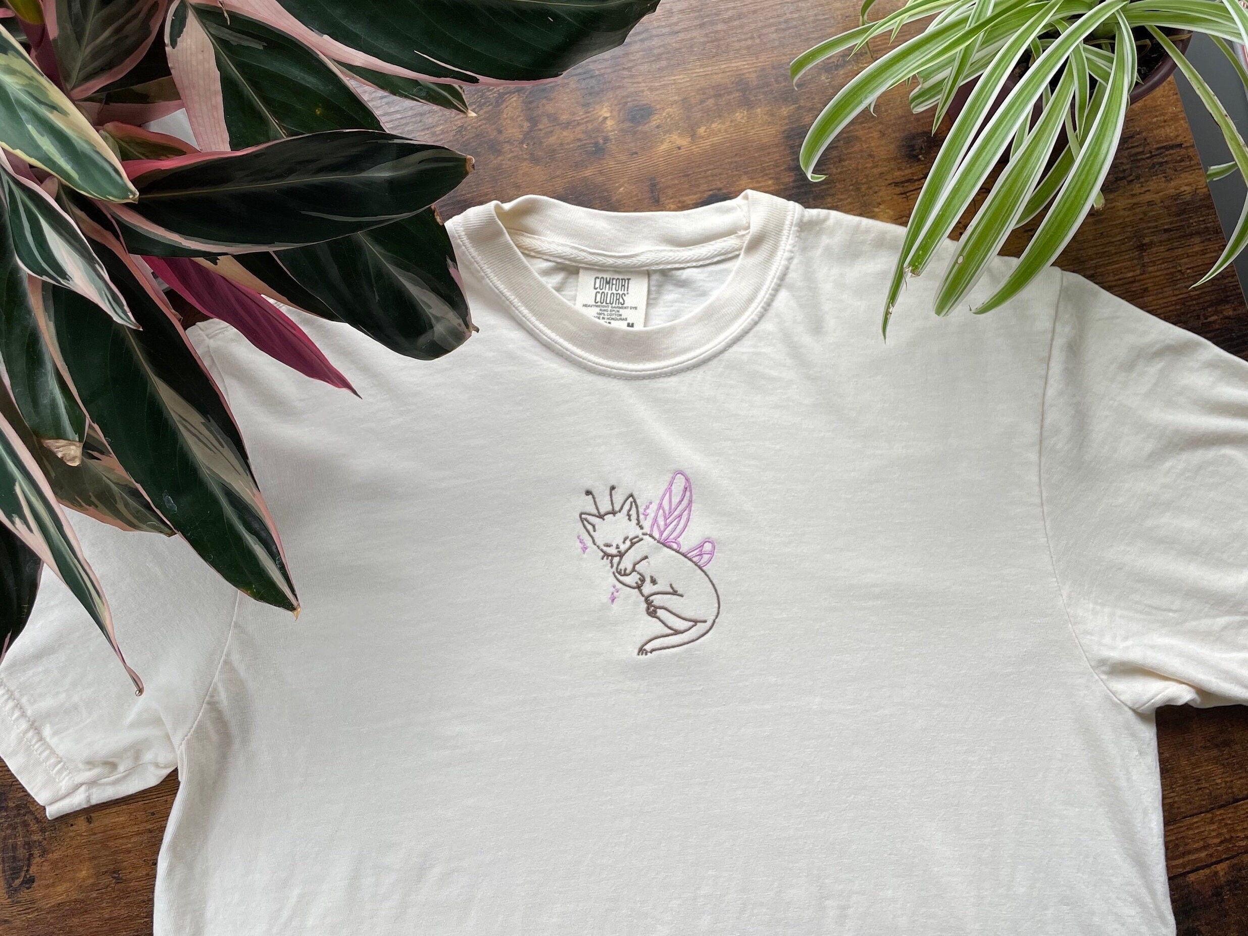 【CPGN STUDIO】24SS★ Fairy Cat Embroidery Short Sleeve Tee Fairy Cat Embroidered Unisex T-shirt - Etsy