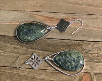 Chunky serpentine teardrop briolettes in pear shaped silver teardrop, with square flower accent hanging from 925 sterling silver earwires