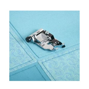 Baby Lock BLSO-QGF Quarter Inch Quilting Foot With Fabric Guide and Lock Pin