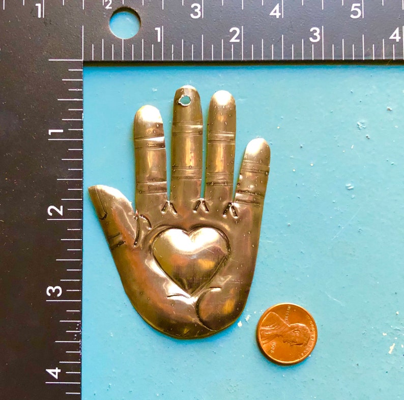 Tin Milagro Heart in Left Hand Ex Voto Ornament Protection Spiritual Tin Mexico Shaman Healing Power /& Protection Given Freely Altered Art