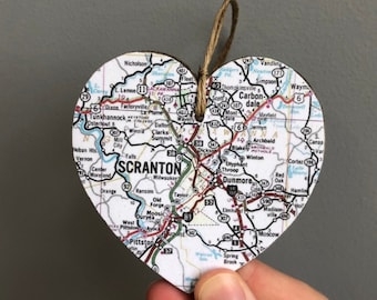 Adorno de corazón con el mapa de Scranton, adorno de Scranton, Pensilvania, regalo de Scranton, Pensilvania, regalo de la oficina, mapa de Scranton, regalo de graduación