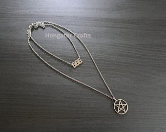 Collar de capas con el número 666 y el pentagrama