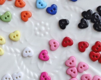 Petits boutons en forme de coeur de 6 mm, en 10 couleurs, micro mini-boutons, parfaits pour la confection de vêtements de poupée