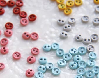 4mmミニメタルラウンドボタン、5色、人形用マイクロタイニーボタン、人形の服に最適