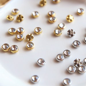 4 mm supersmå fuskdiamantknappar, bas i silver- och guldfärg, sy-på strass, docksömnadsmaterial
