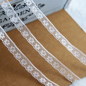 Offerta speciale - 2 metri - 13 mm/0,51" minuscolo pizzo floreale in nylon bianco, morbido e sottile, forniture artigianali per cucito, perfetto per i vestiti delle bambole