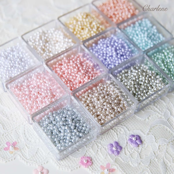 Petites perles synthétiques de qualité supérieure de 2 mm, en 12 couleurs, parfaites pour les vêtements de poupée, les fournitures créatives, paquet d'environ 3 grammes / 375 PCS