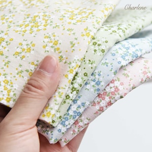 70 × 45cm Pre-cut Premium Cotton Tiny Floral Fabric, Small Print Fabric, Perfect for Doll, Sewing Craft Supplies. Pre-cut to 70 × 45cm