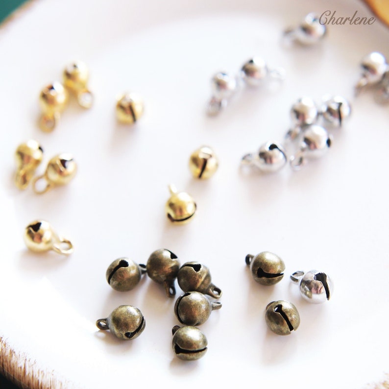 Petites breloques grelots en cuivre de 5 mm/0,2 po., couleur or, argent et bronze, parfaites pour les bijoux/vêtements de poupée/fabrication d'ours image 1