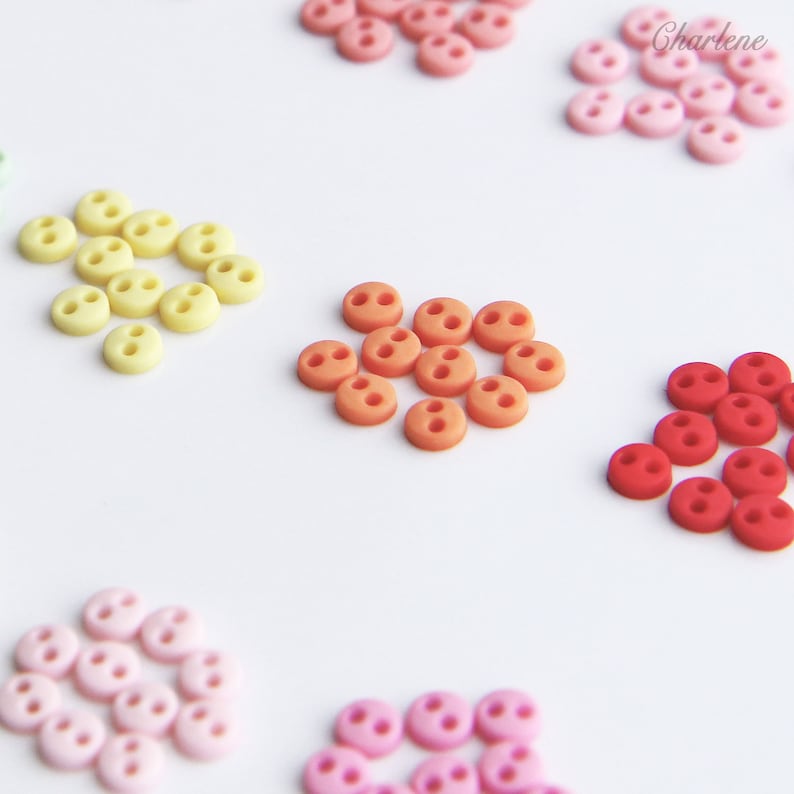 Boutons ronds en polyester super petits de 4 mm, finition mate, en 28 couleurs, micro mini-boutons, parfaits pour les vêtements de poupée image 4
