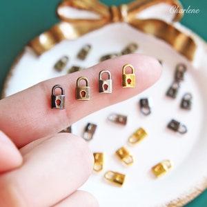 5 × 8mm Super Tiny Metallschlösser, in 4 Farben, Puppentaschenbeschläge, Mini Bastelbedarf