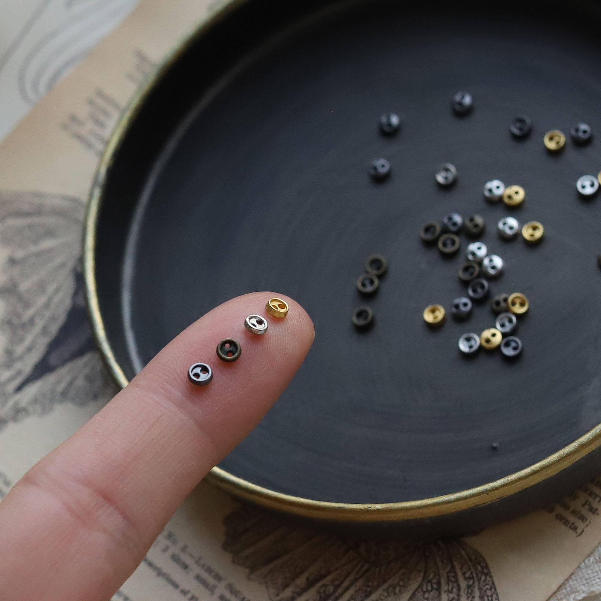 300 Stück Mini-Knöpfe 4mm - Schwarze Puppenknöpfe Für DIY