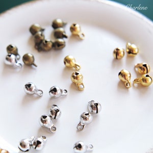 Petites breloques grelots en cuivre de 5 mm/0,2 po., couleur or, argent et bronze, parfaites pour les bijoux/vêtements de poupée/fabrication d'ours image 5