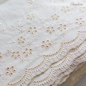 19.5cm/7.7 Very Delicate Ivory Cotton Lace With Flower Embroidery, Embroidery Lace Fabric, Sewing Craft Supplies, Sold by the Yard zdjęcie 3