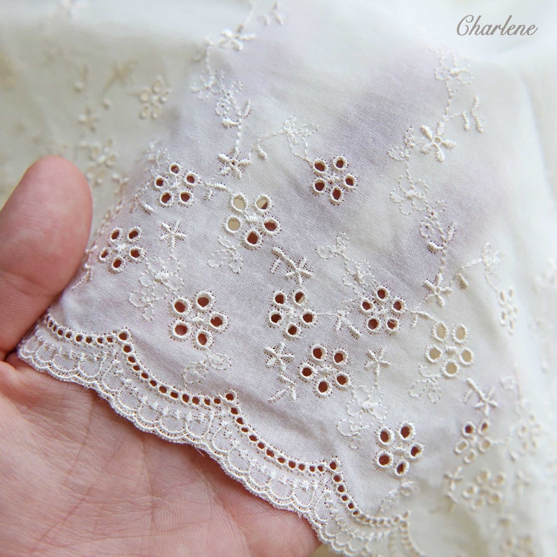 19.5cm/7.7 Very Delicate Ivory Cotton Lace With Flower Embroidery, Embroidery Lace Fabric, Sewing Craft Supplies, Sold by the Yard zdjęcie 2