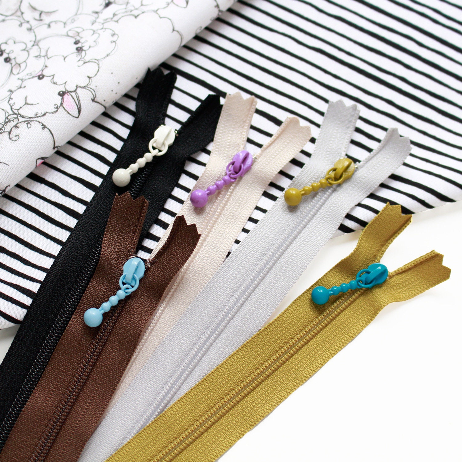 Set of 5 YKK Closed End Zippers With Chic Colors Ball Pull 5