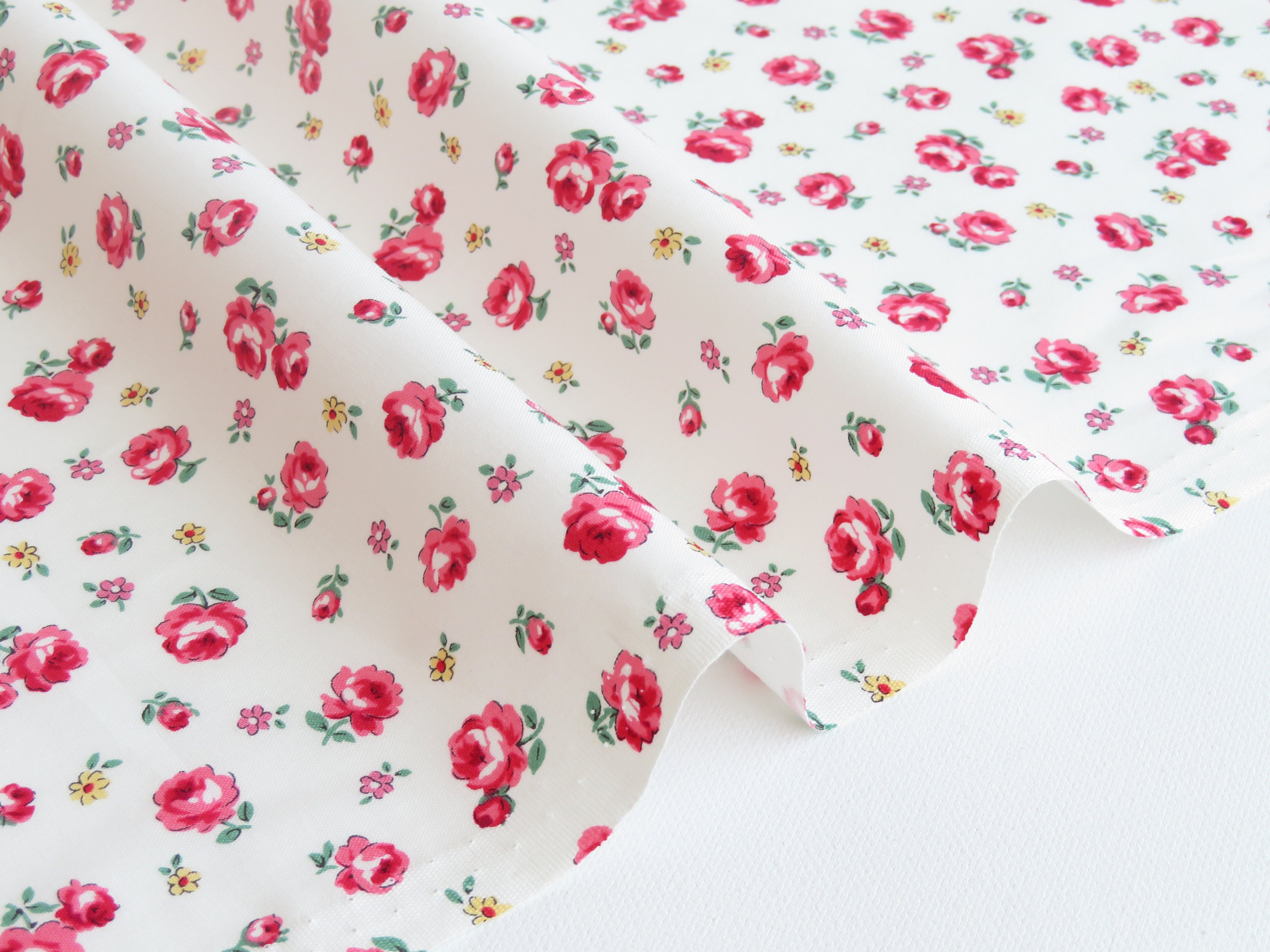 1/2 Yard Yuwa Atsuko Matsuyama Japan | Charming Rose | AT829837A