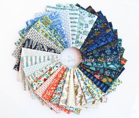 Rifle Paper Co. の Camont コレクションのカーキ色の Menagerie 