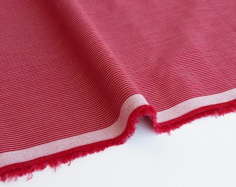 Tela Tilda Tinystripe roja de la colección Creating Memories Woven de Tone Finnanger / TIL160084