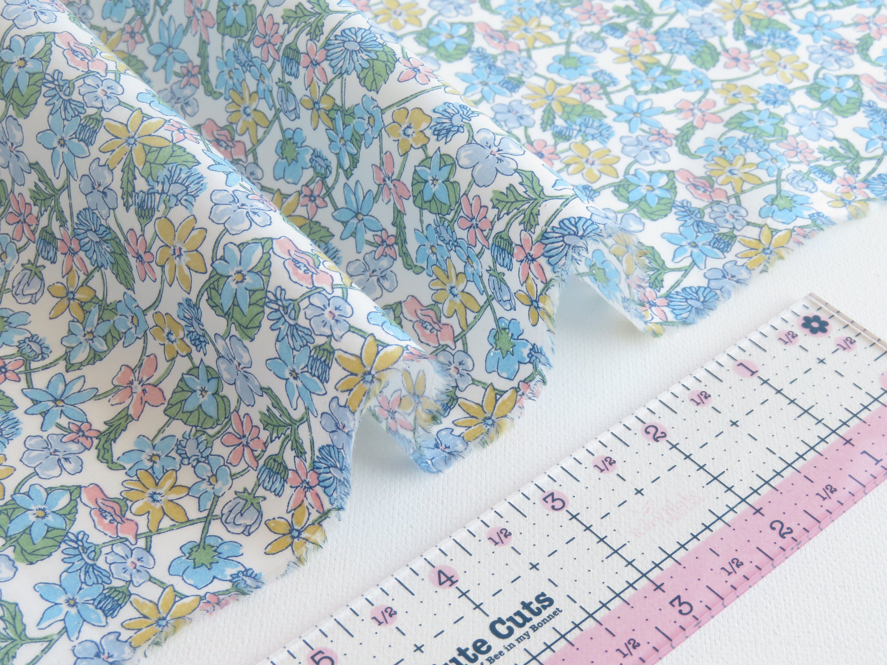 Liberty Fabrics Tana Lawn® - Carmella Daisy - Colorway A - 03634147A ...