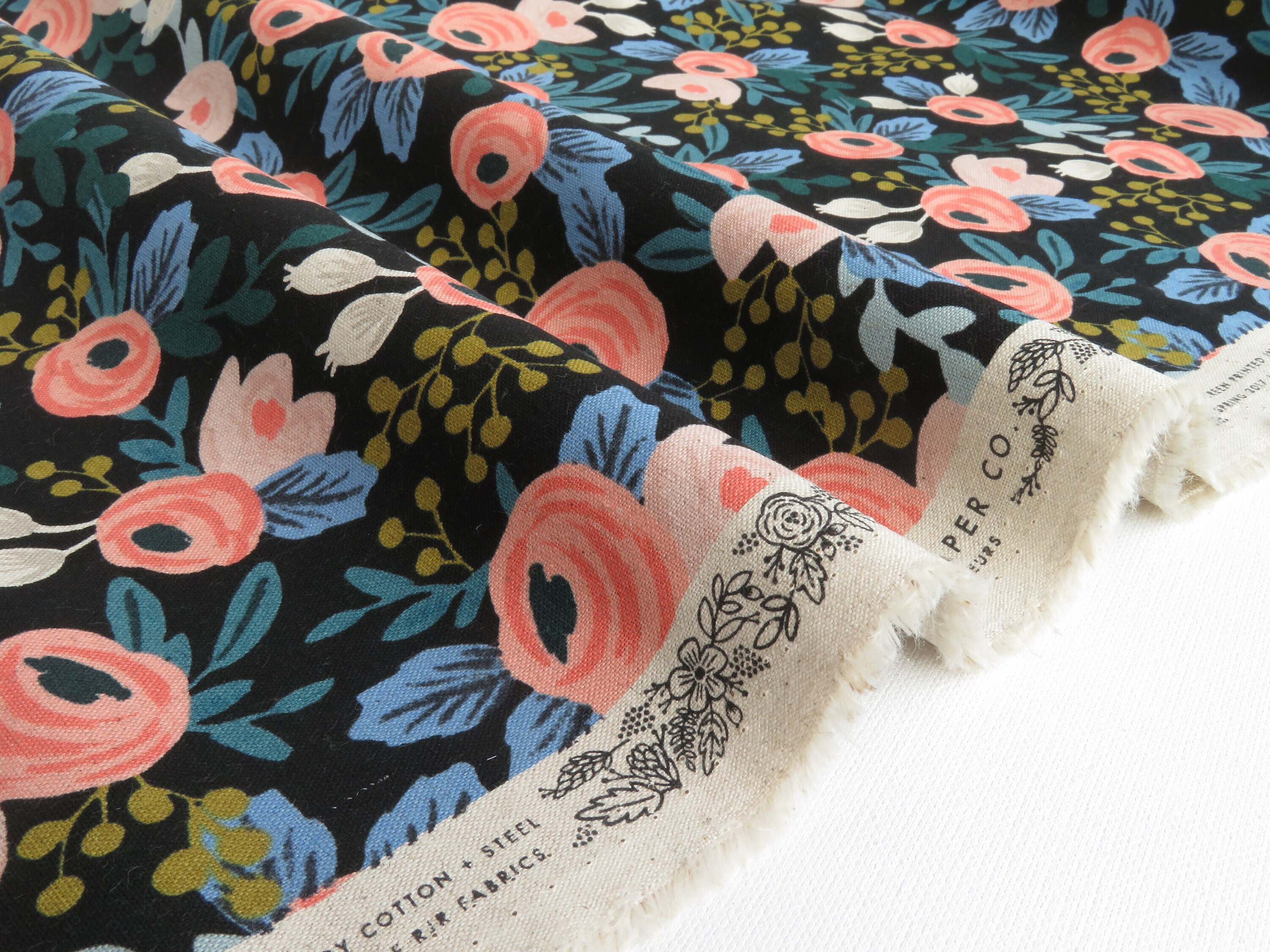 Rifle Paper Co. Camont Mughal Rose Navy - Cotton + Steel - PER QUARTER METRE Rifle Paper Co. Camont Mughal Rose Navy - Cotton + Steel - PER QUARTER METRE