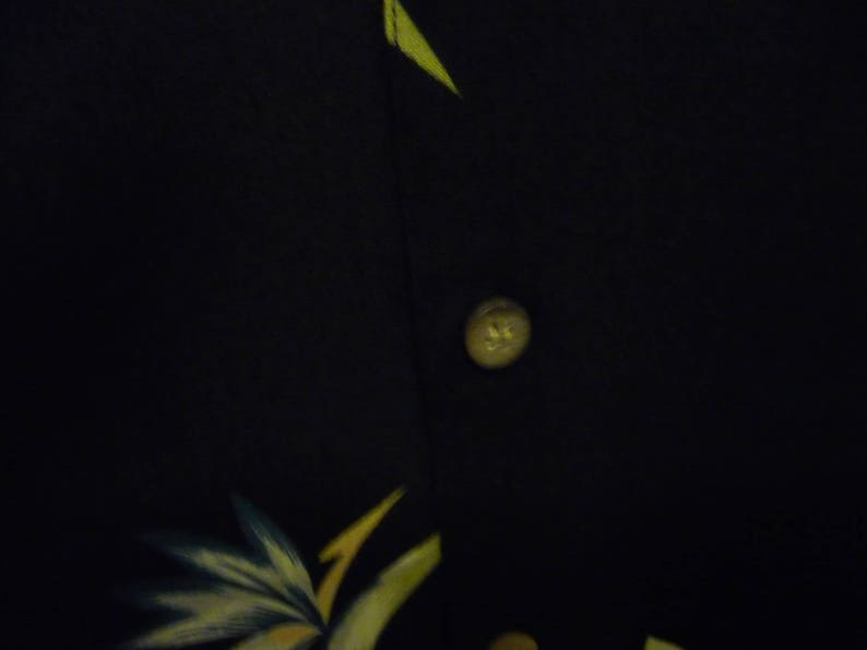 Gently Worn Thumbs Up Men/'s Hawiian Aloha shirt SS XL Floral Design Dad Wear Alert!!!