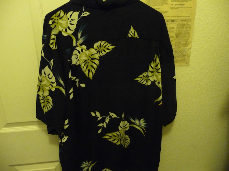 Gently Worn Thumbs Up Men/'s Hawiian Aloha shirt SS XL Floral Design Dad Wear Alert!!!