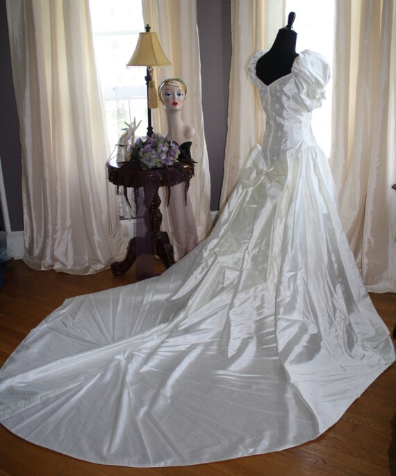 Gown 154 Early 1990 S Pure White Faux Dupioni Silk Etsy