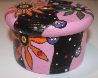 Hand painted box, pink box, jewelry box, storage box, floral box, hand made, hand painted, art, sculpture, round box, pink box, floral box