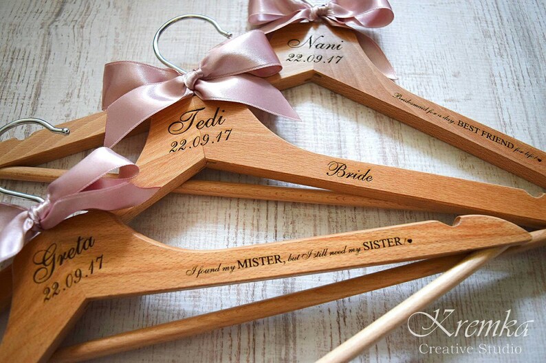Laser Engraved Wedding Dress Hanger/bridesmaid Hanger/braifsmaid Gift