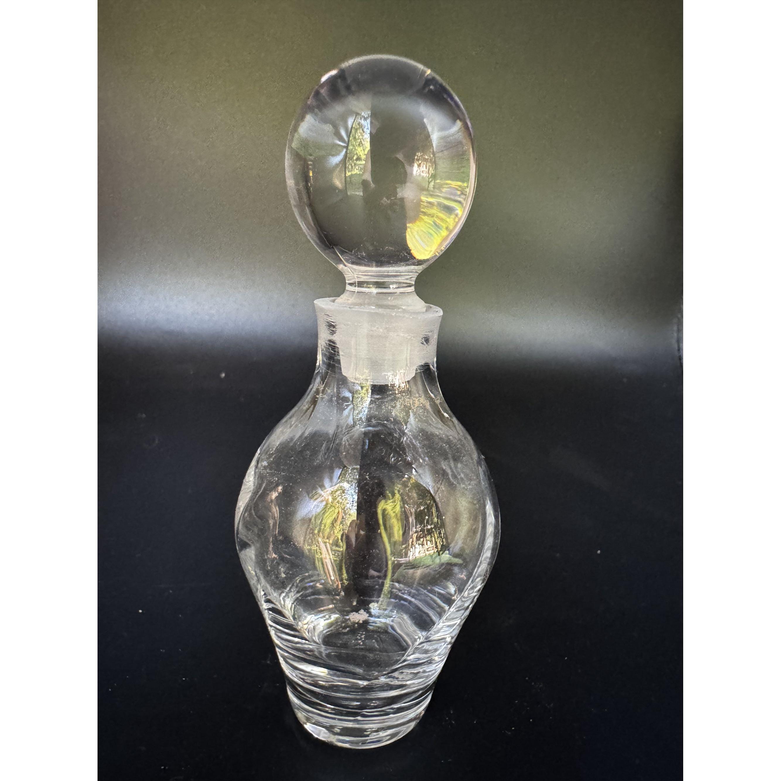 ヴィンテージの透明な小さなガラス/クリスタルの香水瓶、丸い