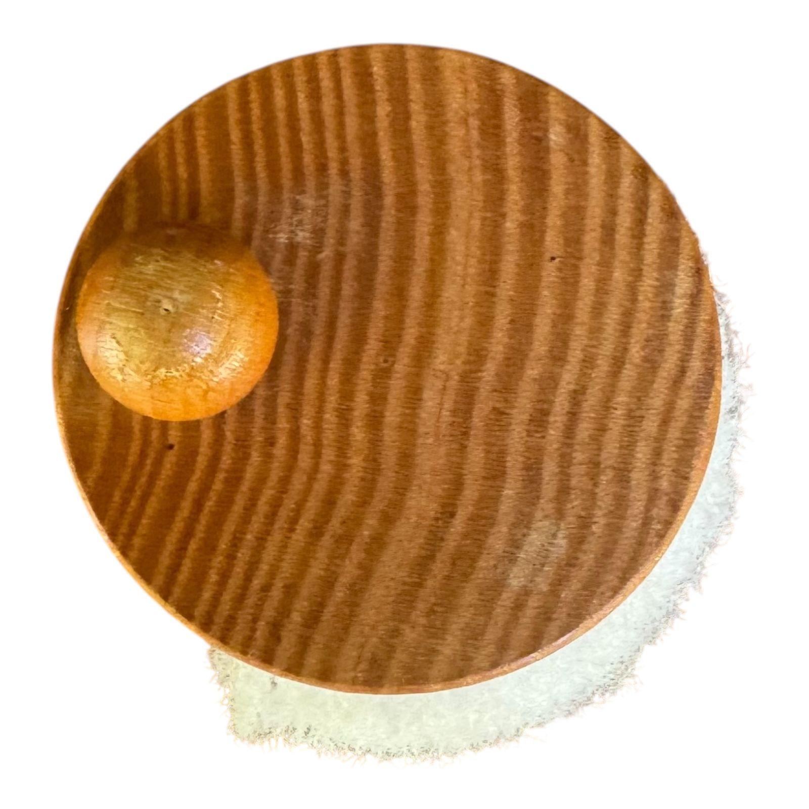 ヴィンテージ エルツ山地 木製くるみ割り人形 白い毛皮のアクセント