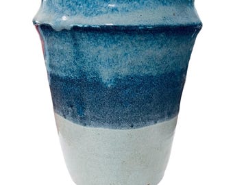 Jarrón azul y gris de Georgia con rayas, firmado por Steve Turpin Art Studio Pottery, 8" de alto x 6" de ancho