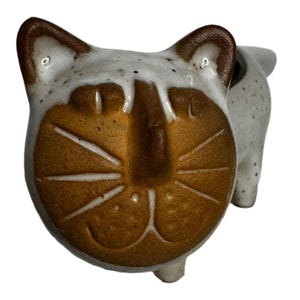 Vaso vintage in ceramica a forma di gatto, prodotto da David Stewart Lions Valley Pottery negli anni '60-'70, stile Mid-Century Modern.