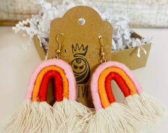 WTIVF - Pequeño Macrame Rainbow Drop Dangel Pendiente, Regalo hecho a mano, Boho Rainbow Tassel Pendiente