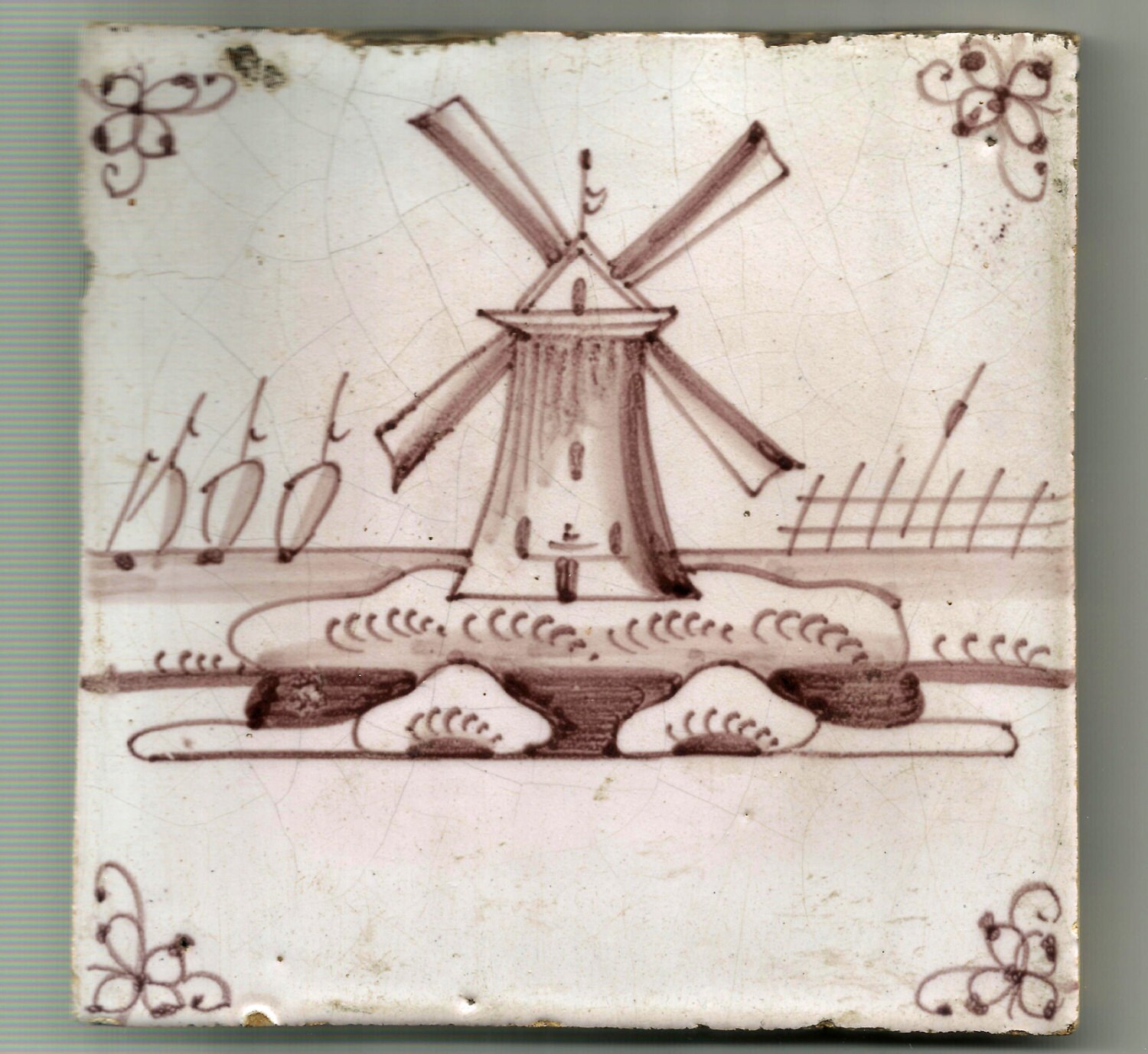 Antique Tuile Delft Bleu et Blanc Hollandais . Moulin à Vent Hollandais en Sépia ou Mangaan.