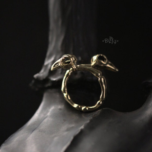 Zwei Raben Schädel Ring von Defy - Original Messing Schmuck - Handgemachter Statement Ring