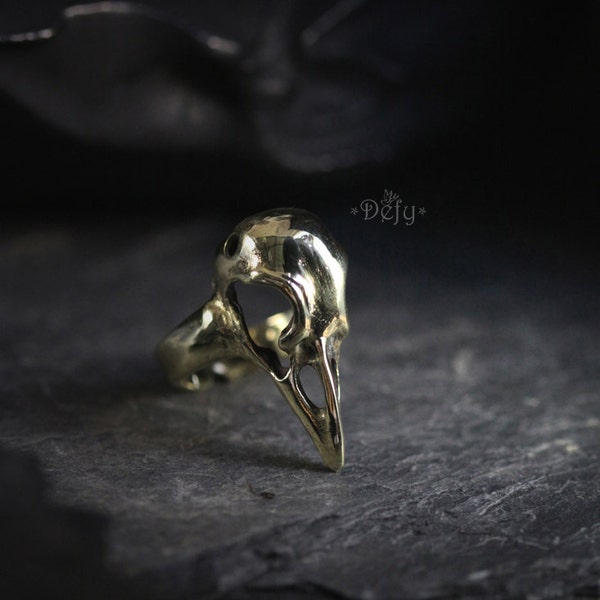 Goldener Raben Totenkopf Ring von Defy / Coole Statement Ringe / Vogel Krähe Totenkopf Ring / Unisex Schmuck