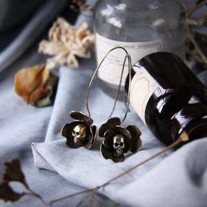 Skull Flower Ohrringe - Blumen Skull Collection - The Uncommon Defy Project - Original by Defy