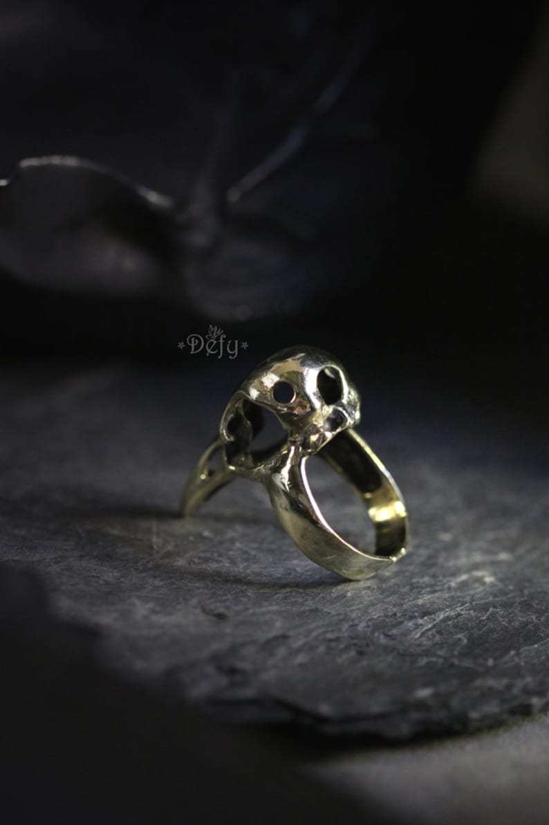 Goldener Rabenschädel Ring von Defy / Coole Statement Ringe / Etsy
