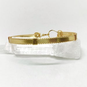 Handmade Gold Wire Wrapped Bracelet: Minimalist Design