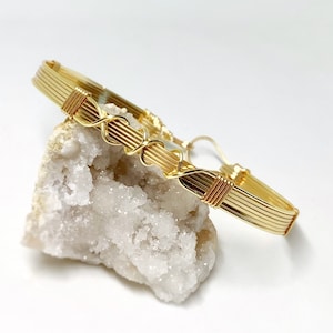 Three Kisses Gold Wire Bracelet   Minimalist Bracelet
